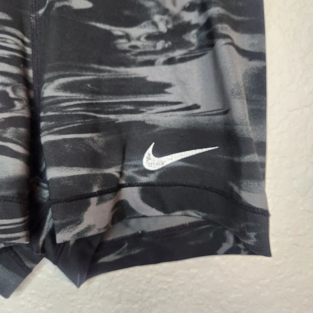 Nike Pro Dri-FIT Women's S 3